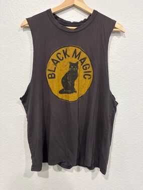 Imogene and Willie Black Magic Cat Sleeveless Graphic Muscle Tee - M